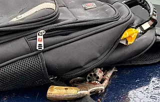 Homem furta carro, troca tiros com a PM e morre