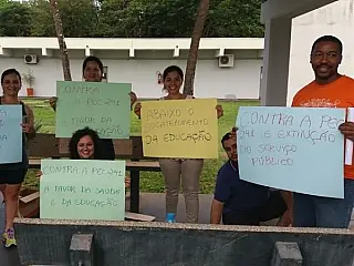 Adesão à greve aumenta e servidores da UFGD fazem ato público à tarde