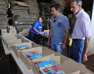 Prefeito quer todos com kit no primeiro dia de aula