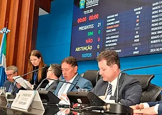 Deputados votam Lei Orçamentária do Governo