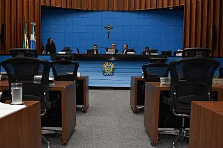 Seis propostas devem ser analisadas pelos deputados na última sessão do mês