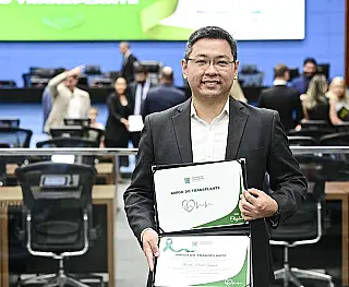 Médico que realiza trabalho inédito em MS é homenageado