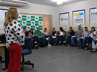 Novos servidores da Assistência Social recebem capacitação do CadÚnico