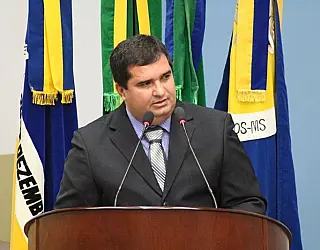 Madson diz que decisão de cortar transporte de alunos foi infeliz
