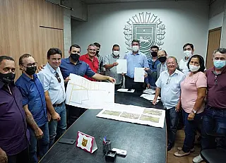 Barbosinha garante R$ 12 milhões para Angélica