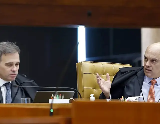 Fachin promete apurar troca de mensagens de Moraes com Vorcaro