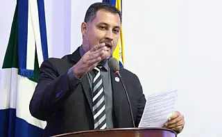 Pudim: "Projeto do Executivo rompe com prática implícita de isonomia salarial na Educação"