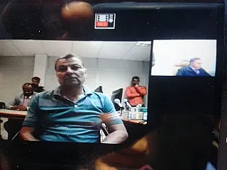 Cesare Battisti diz em entrevista, "posso sair do Brasil quando e como quiser"