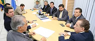 Reinaldo procura OAB e apresenta documentos para justificar valor citado em delação