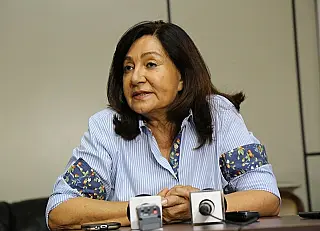 Délia busca recursos do Ministério das Cidades para arrumar asfalto de Dourados