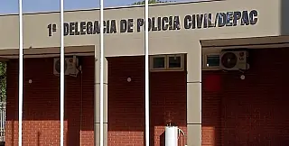 Ladrões invadem restaurante e fogem com potes de sorvetes, picolés e R$ 200