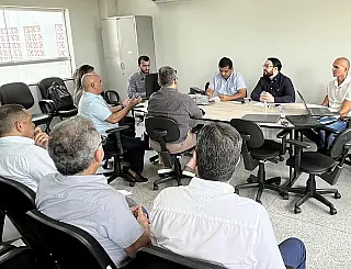 Marçal quer saber sobre matrículas e lançamento de IPTU