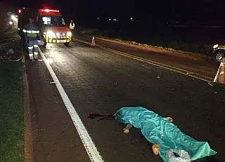 Idosa morre ao se envolver em acidente com duas motos