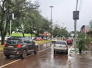 Vereador pede explicações sobre novos 'pardais' e lombadas