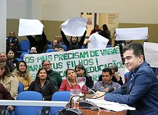 Marçal cobra a convocação de aprovados em concurso da Educação