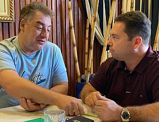 Neno Razuk entra no PL