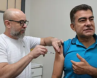 Marçal toma vacina e convoca população para Dia D