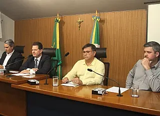 Sindicato provoca e debate chega aos Poderes