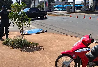 Acidente de trânsito mata motociclista em via movimentada
