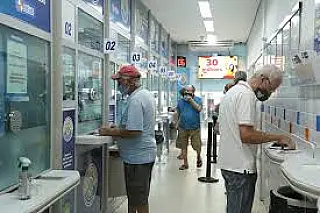 Três apostas acertam as seis dezenas da Mega-Sena