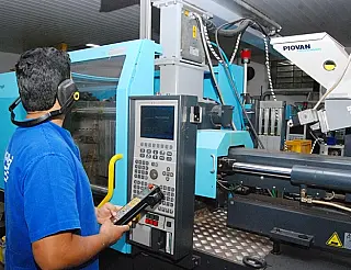 Em meio a incertezas, setor industrial apresenta lenta recuperação