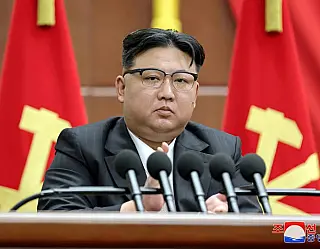 Kim Jong manda reforçar posições contra Coreia do Sul