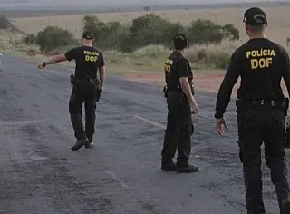 Batedores de carga de maconha morrem em troca de tiros com policiais do DOF