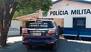 Homem é preso após tentar invadir casa de ex-mulher e ameaça-la com enxada