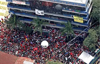 Lula está, enfim, preso