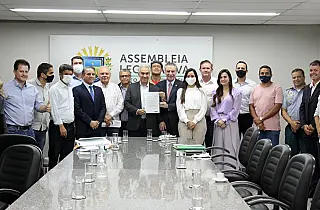 Após revisão, Governo devolve projetos de carreiras