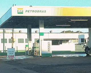 Pesquisa mostra combustíveis com preços em queda