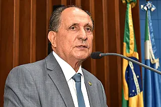 Zé Teixeira critica decreto federal sobre educação inclusiva