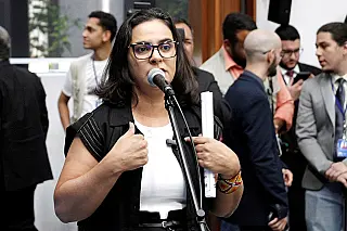 Gleice Jane pede que Cassems adeque datas das assembleias