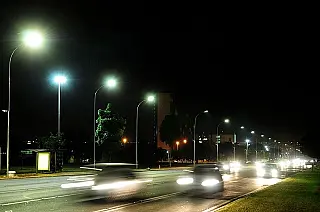 Decreto legislativo retira dos municípios responsabilidade pela iluminação pública