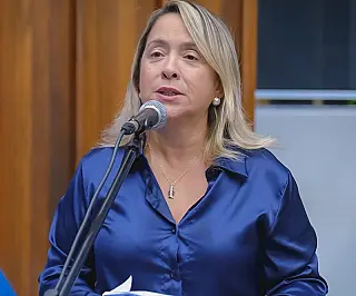 Agosto Lilás exige mais proteção, defende Lia Nogueira
