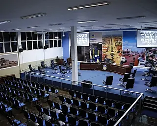 Vereadores aprovam 16 projetos de lei em sessão remota