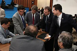 Servidores públicos poderão ter licença-paternidade de 20 dias