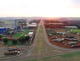 Reinaldo entrega melhorias no Distrito Industrial e lança obra do hospital