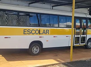 Usuários da Apae ganham micro-ônibus