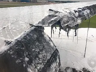 241 pessoas são resgatadas de avião pegando fogo