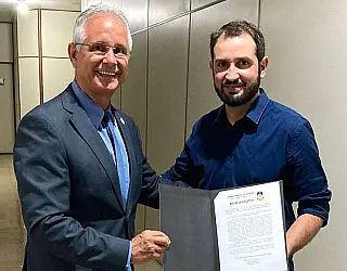 Vereador reconhece importância da Biomedicina