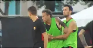 Neymar abandona treino do Barcelona após troca de farpas com Semedo