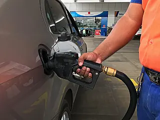 Gasolina deve ter alta de R$ 0,24 a partir desta quarta-feira em MS