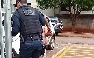 Jovem é preso após agredir avó e ameaçar incendiar casa