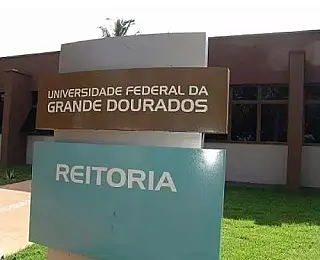 Rejeitada no Congresso, MP que permitia indicação de reitores é revogada