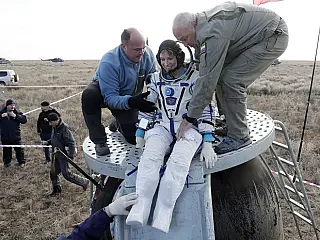 Nave russa retorna a Terra após missão na ISS