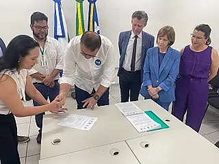 Alan assina Carta da Educação com universidades