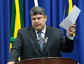 Yuri pede faixa elevada para atender Residenciais