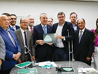Paulo Corrêa promete entregar reforma de Riedel até dia 22