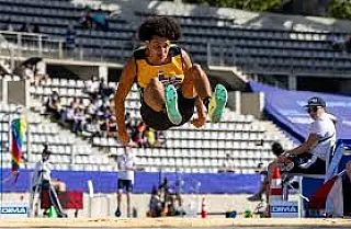 Douradense Paulo Henrique é bronze no salto em distância em Paris